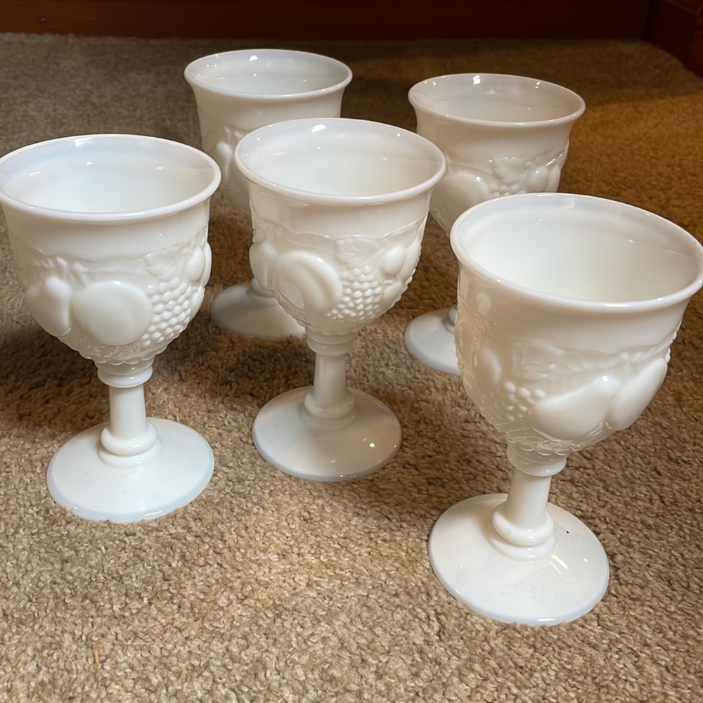 Vintage Westmoreland Set of 5 milk glass chalice wine/water goblets.
